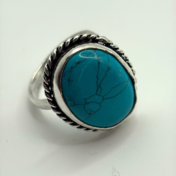 Turquoise Southwestern Style Turquoise Howlite Silver Women's Ring Size 8.5 - Picture 2 of 6